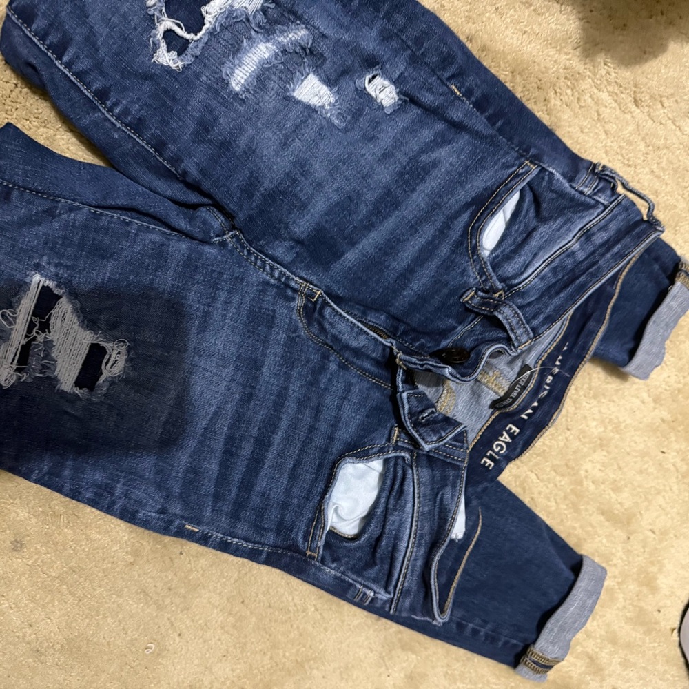 American Eagle Outfitters Women's Distressed Blue Jeans